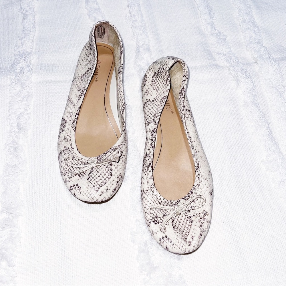 Vionic Snake Print Flats